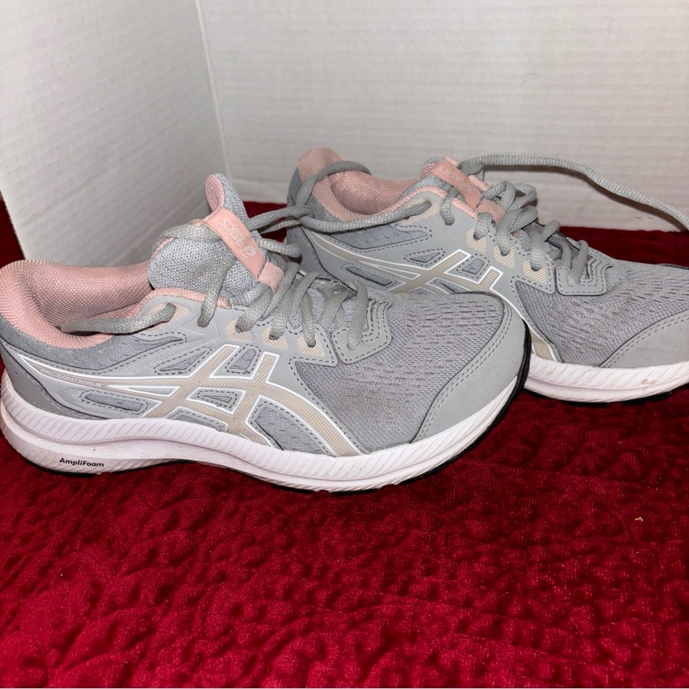 Size 6.5 ASICS - Picture 2 of 7